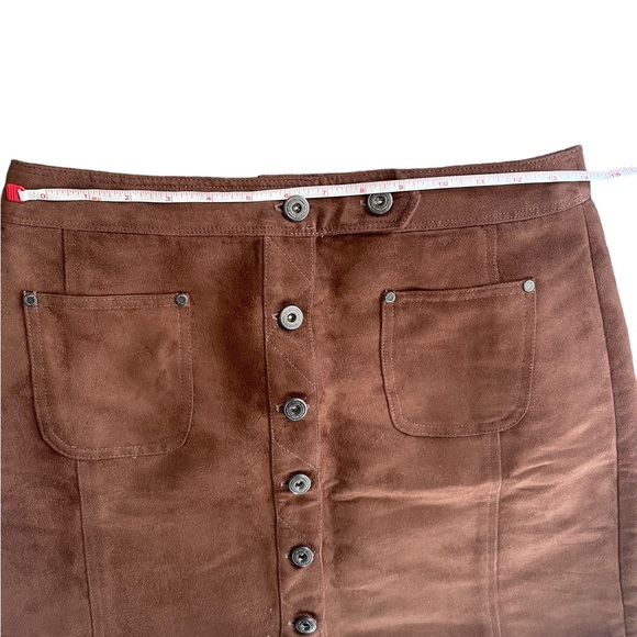 Brown suede mini skirt with buttons up the front size 8 - Picture 6 of 7
